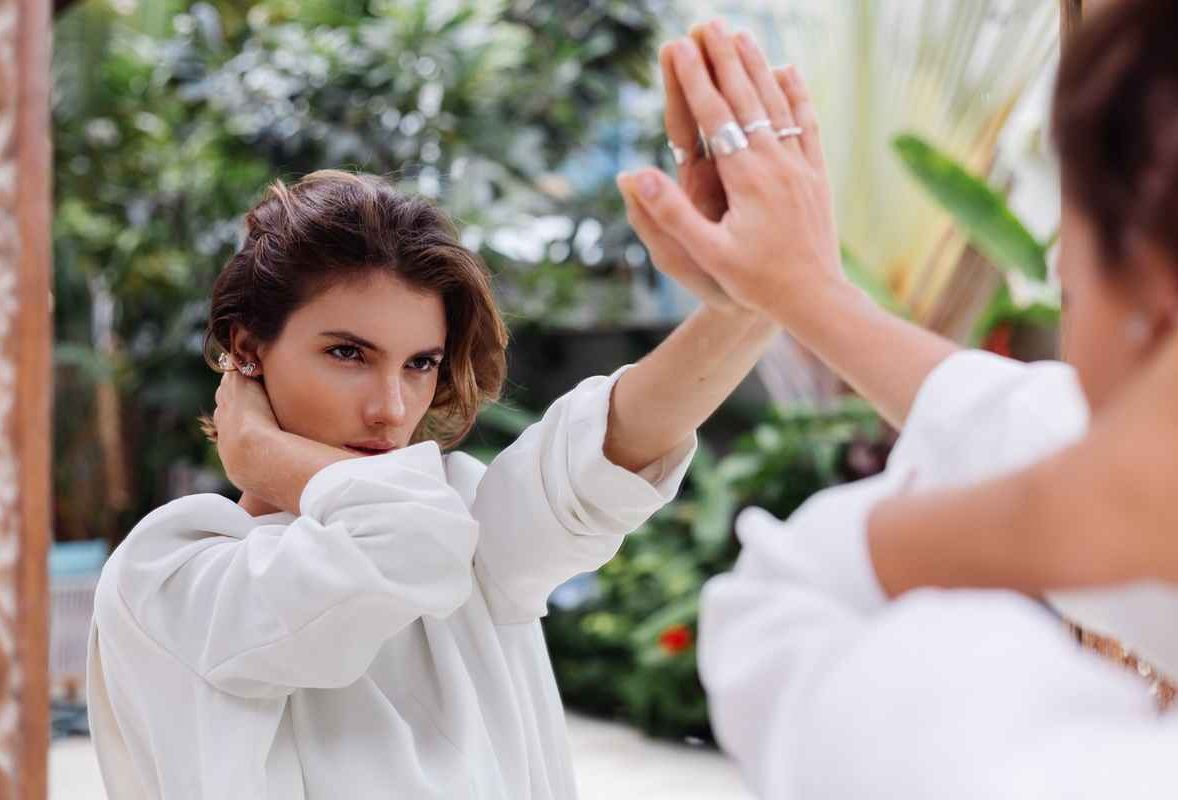 Ce este narcisismul și cum se comportă un narcisist?