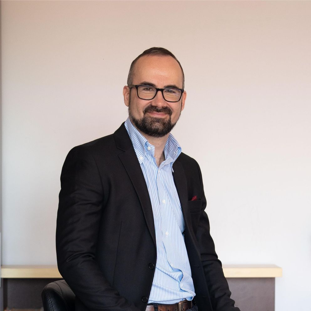 https://atelier-psy.ro/wp-content/uploads/2026/05/Mihai_Popa_1.jpg